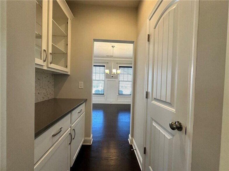 Building Photo - 3253 Cavendish Ct NE