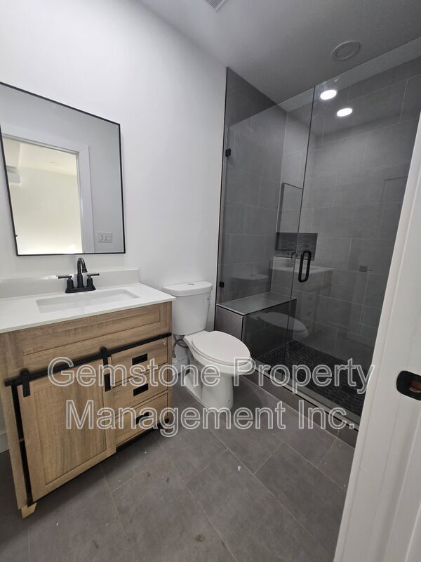 Building Photo - 5387 Brockbank Pl