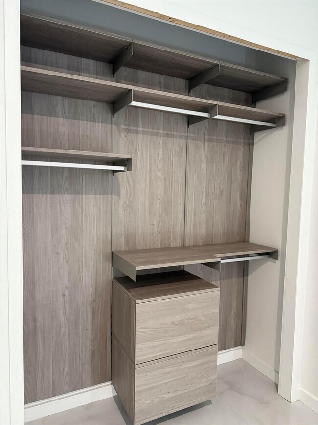 Building Photo - 2516 NE 21st St