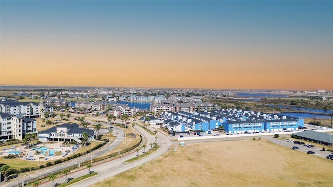 Building Photo - 3506 Cove View Blvd