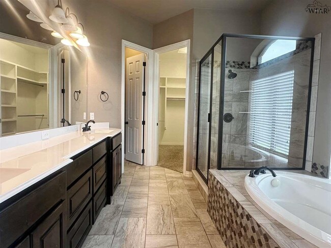 Building Photo - 5016 Southfork Dr