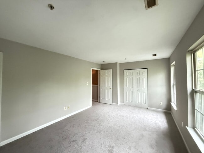 Building Photo - Updated 3-Bedroom Townhome in Aberdeen