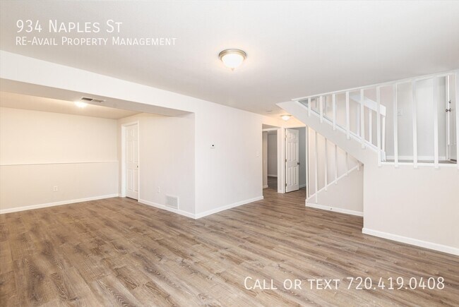 Building Photo - 934 Naples St