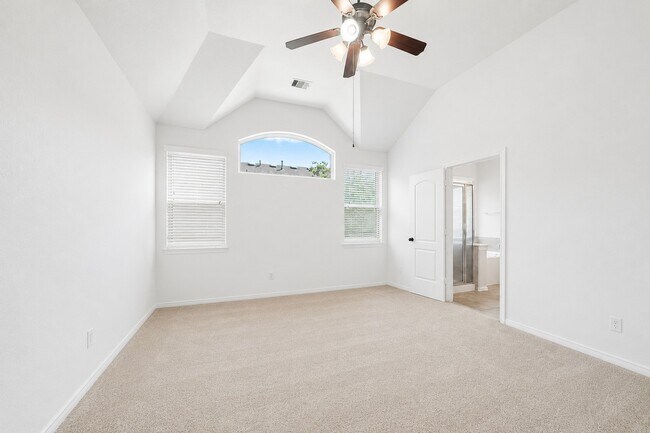 Building Photo - 5 Cheswood Manor Drive