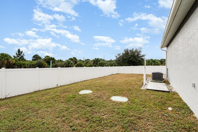 Building Photo - 448 St Andre Blvd