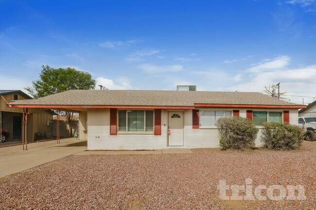 Building Photo - 3234 W Larkspur Dr