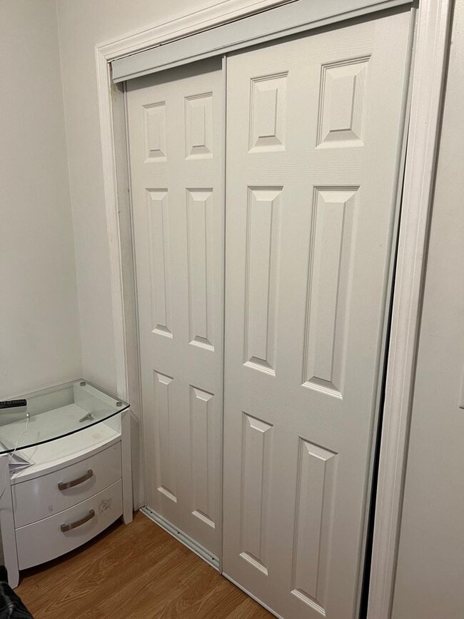 Building Photo - Providence/Smith Hill – Two bed First Floo...