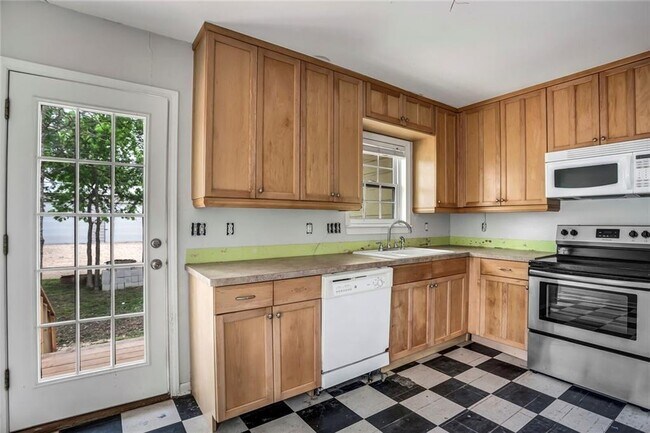 Building Photo - 2201 Cr 320