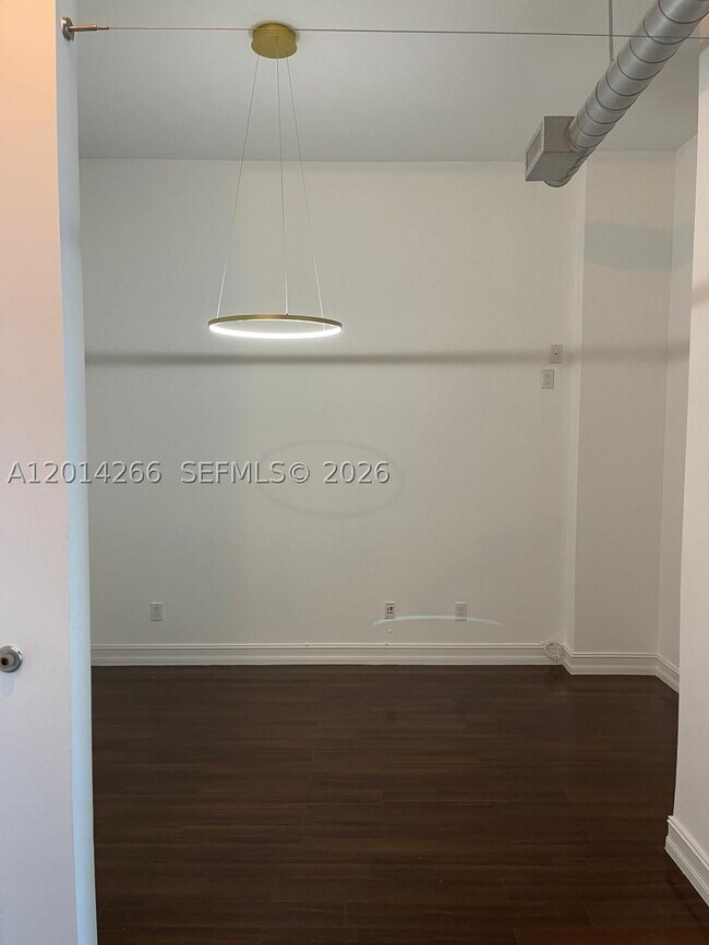 Building Photo - 3029 NE 188th St