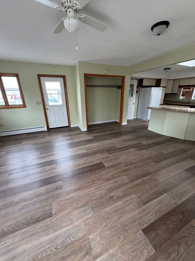 Primary Photo - Spacious 3 Bedroom Home Available Now