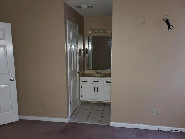 Building Photo - 6915 Brady Hill Dr