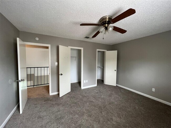 Building Photo - 11710 Stone Bridge Dr