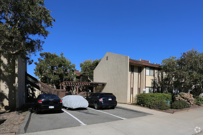 Building Photo - Crown Point Apartments