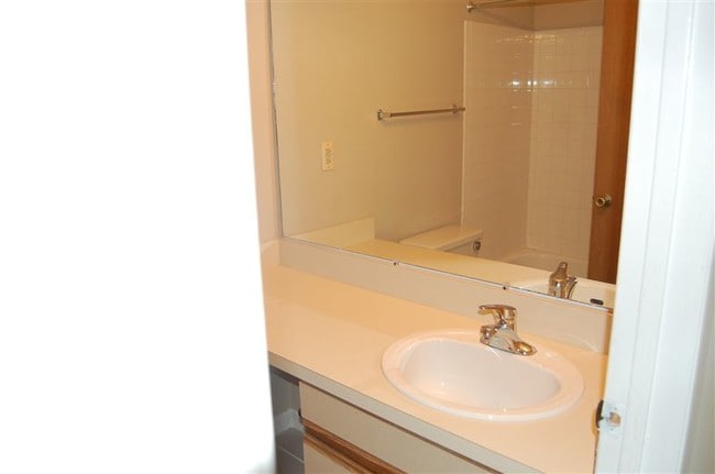 Building Photo - 200 Briarcrest Dr