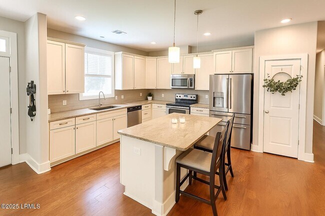 Building Photo - 29 Downing Dr