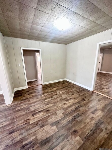 Building Photo - 3835 Sherwood St