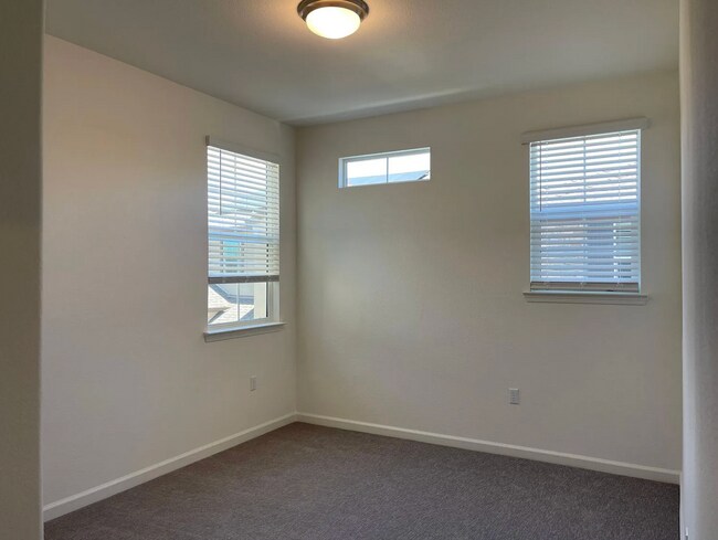 Building Photo - 2144 Brave Hawk Loop
