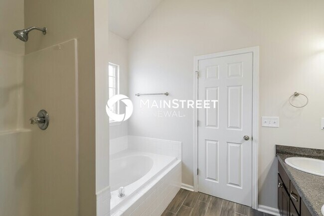 Building Photo - 4 Bedroom Pet-Friendly Home in REX, GA with Main Street Renewal