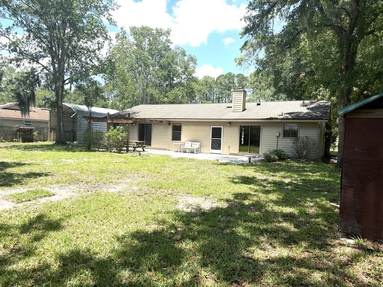 Building Photo - 3956 Cedar Cove Ln