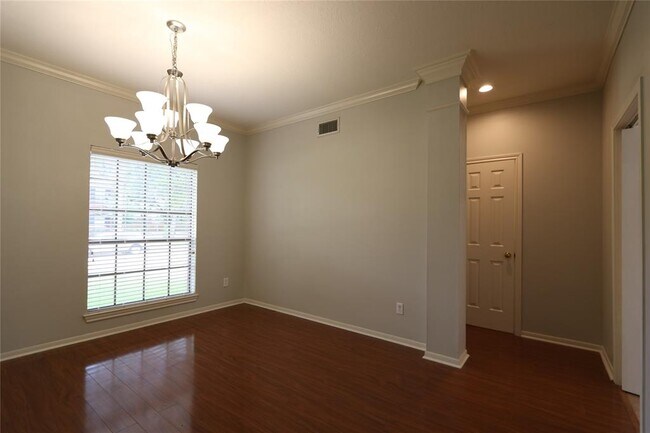 Building Photo - 13607 Robin Hill Ct