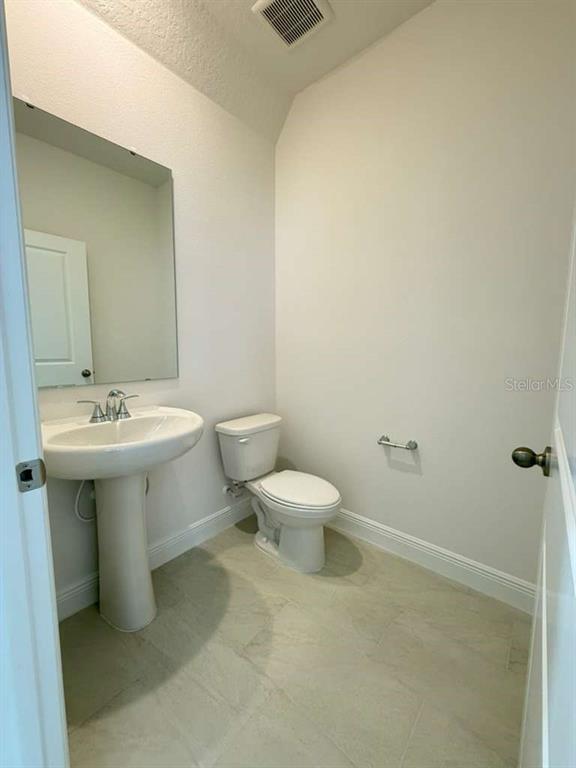 Building Photo - 2265 Hen Rd