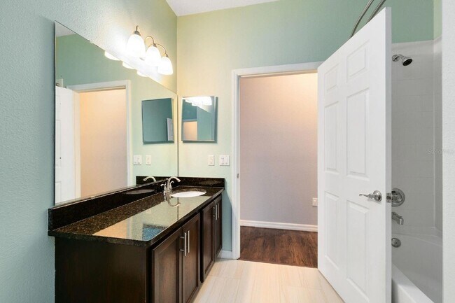 Building Photo - 12832 Oulton Cir