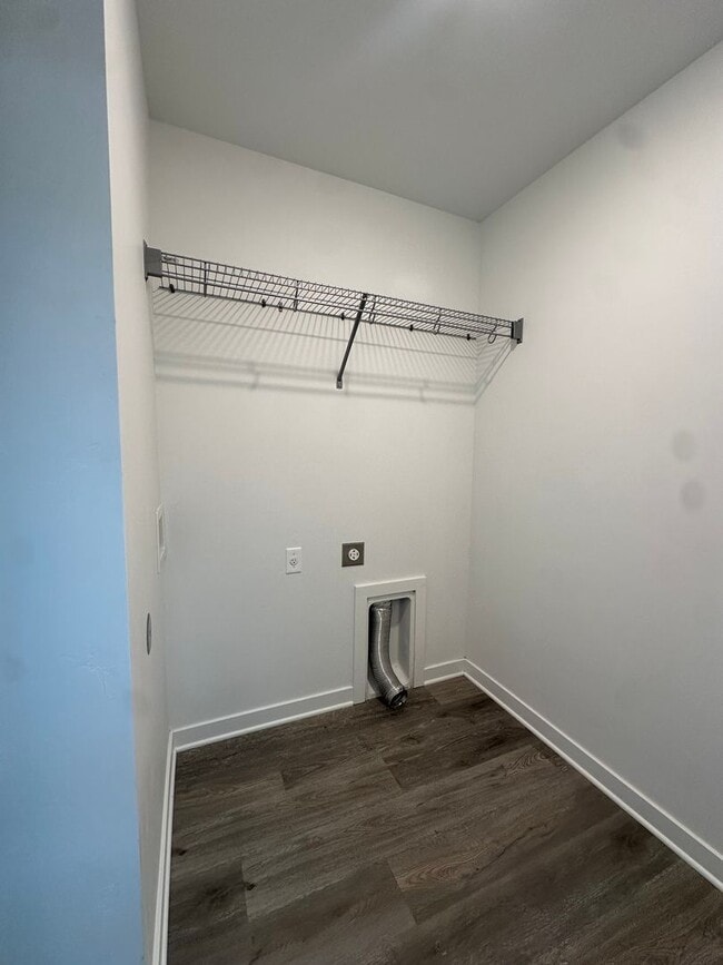 Building Photo - Gorgeous newer townhome in SE Bend!