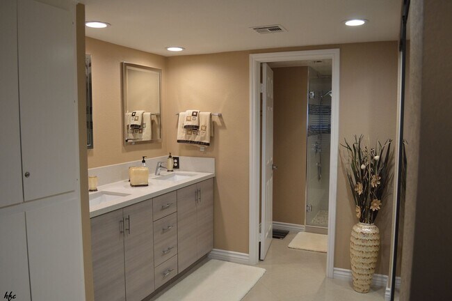 Building Photo - Mesquite Country Club Furnished End Unit. SEASONAL