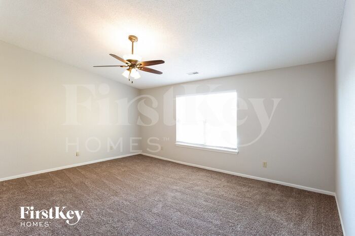 Building Photo - 18009 Sanibel Cir