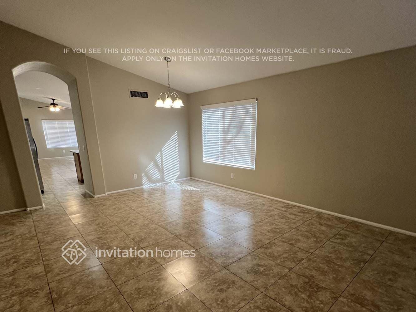 Building Photo - 15966 W Latham St