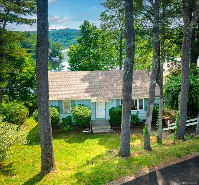 Building Photo - 24 Crescent Dr