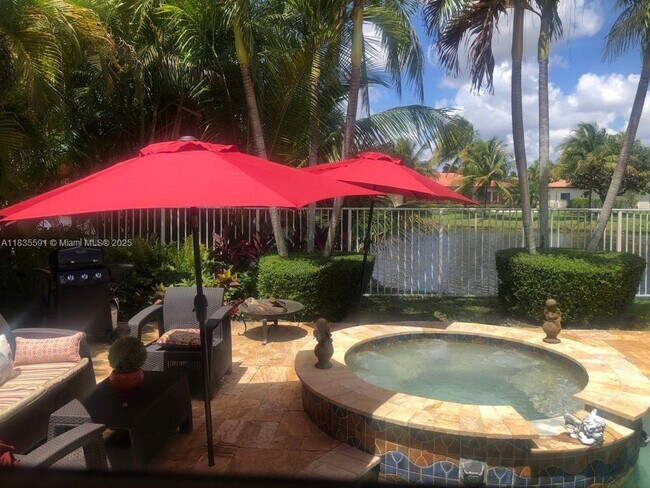 16621 Royal Poinciana Dr 16621 - 16621 Royal Poinciana Dr Weston Fl Building Photo 