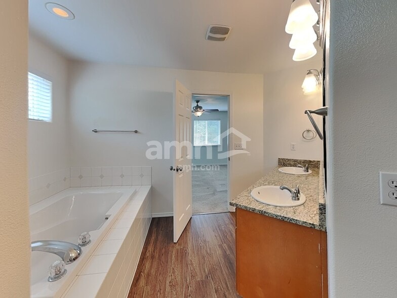 Building Photo - 20627 73rd Ave Ct E