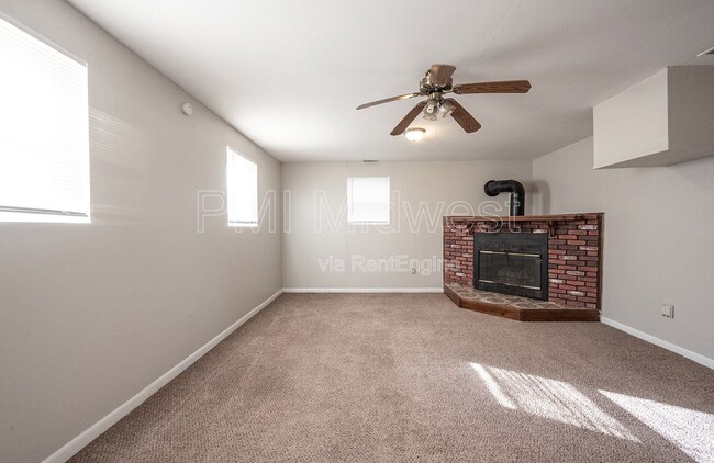 Building Photo - 8830 E 35th St