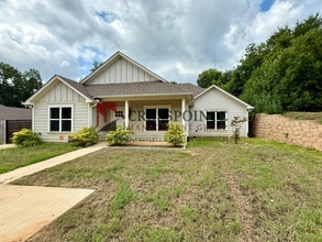 Building Photo - Beautiful 3 Bedroom 2 Bathroom Home in Winona!
