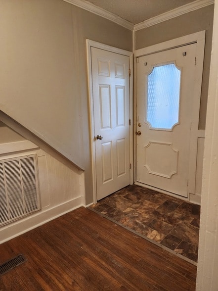 Building Photo - 401 N Polk St