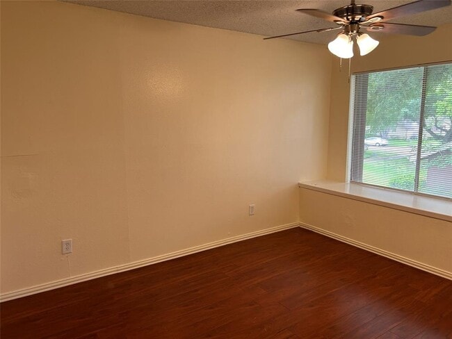 Building Photo - 12560 Newbrook Dr
