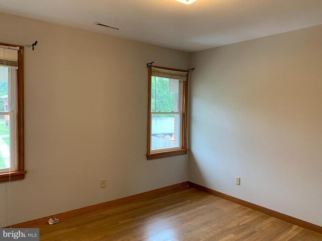 Building Photo - 111 Green St