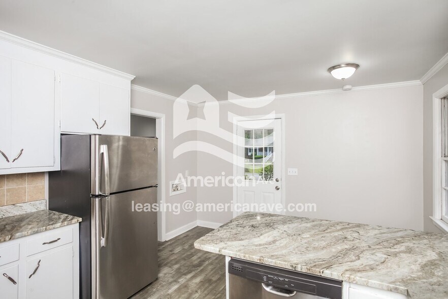 Building Photo - 6824 Eastbrook Rd