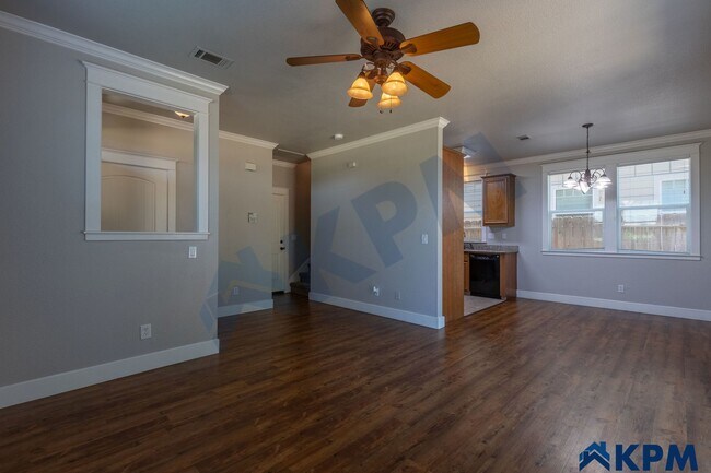 Building Photo - Updated 2-Story, 3 Bedroom 2.5 Bath Single...