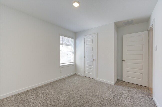 Building Photo - 8038 Tropea Dr
