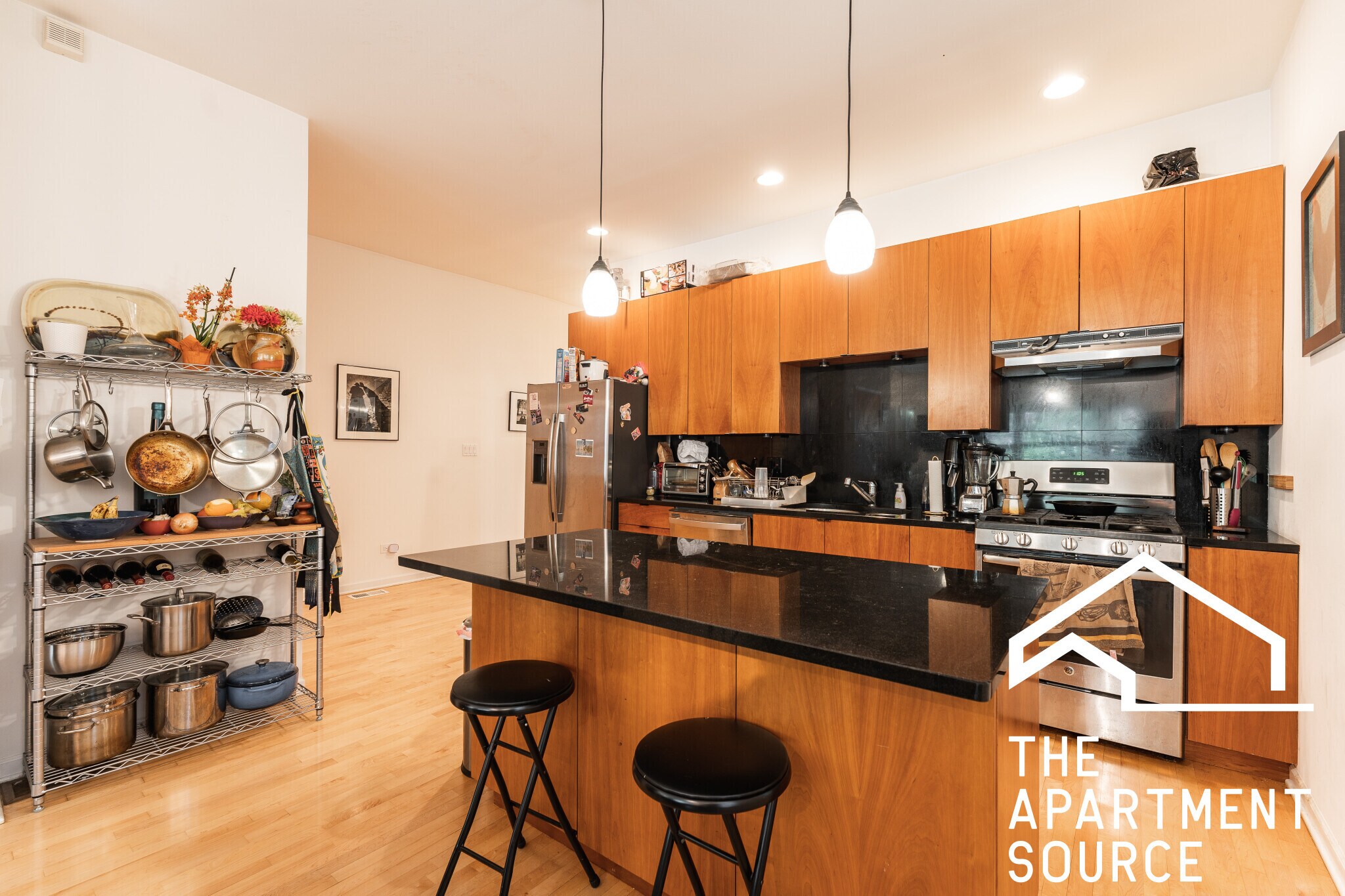 Building Photo - 1407 N Wicker Park Ave