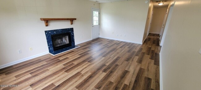 Building Photo - 1303 Navarro Loop