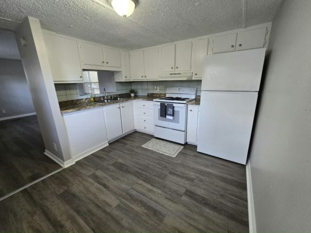 Building Photo - 11211 East Bay Rd