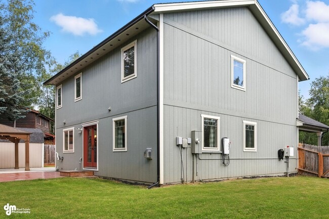 Building Photo - 4 Bedroom | 2.5 Bathroom | Garage - Conven...