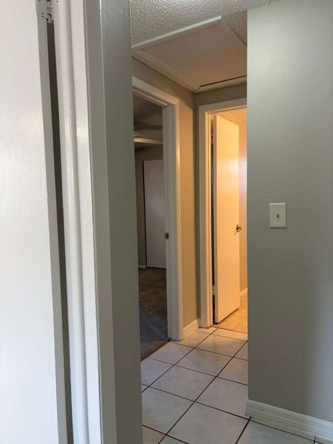 Building Photo - Gulfpfort Home With A Bonus Room