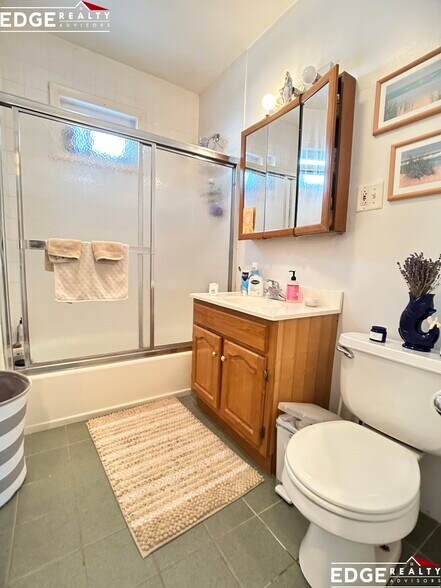 Primary Photo - 29 Montfern Ave
