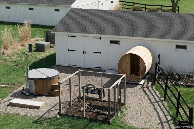Building Photo - 1777 NY-9G