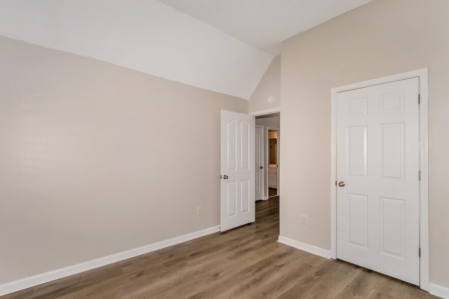 Building Photo - 4971 Trent Cove