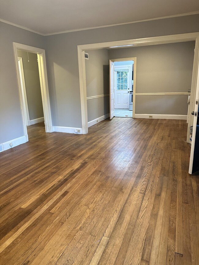 Building Photo - 1517 N Roxboro St